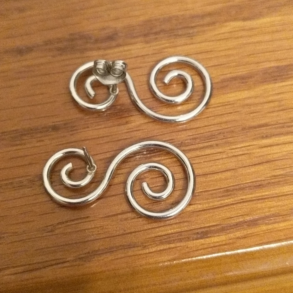 Silver, post back - Picture 2 of 2